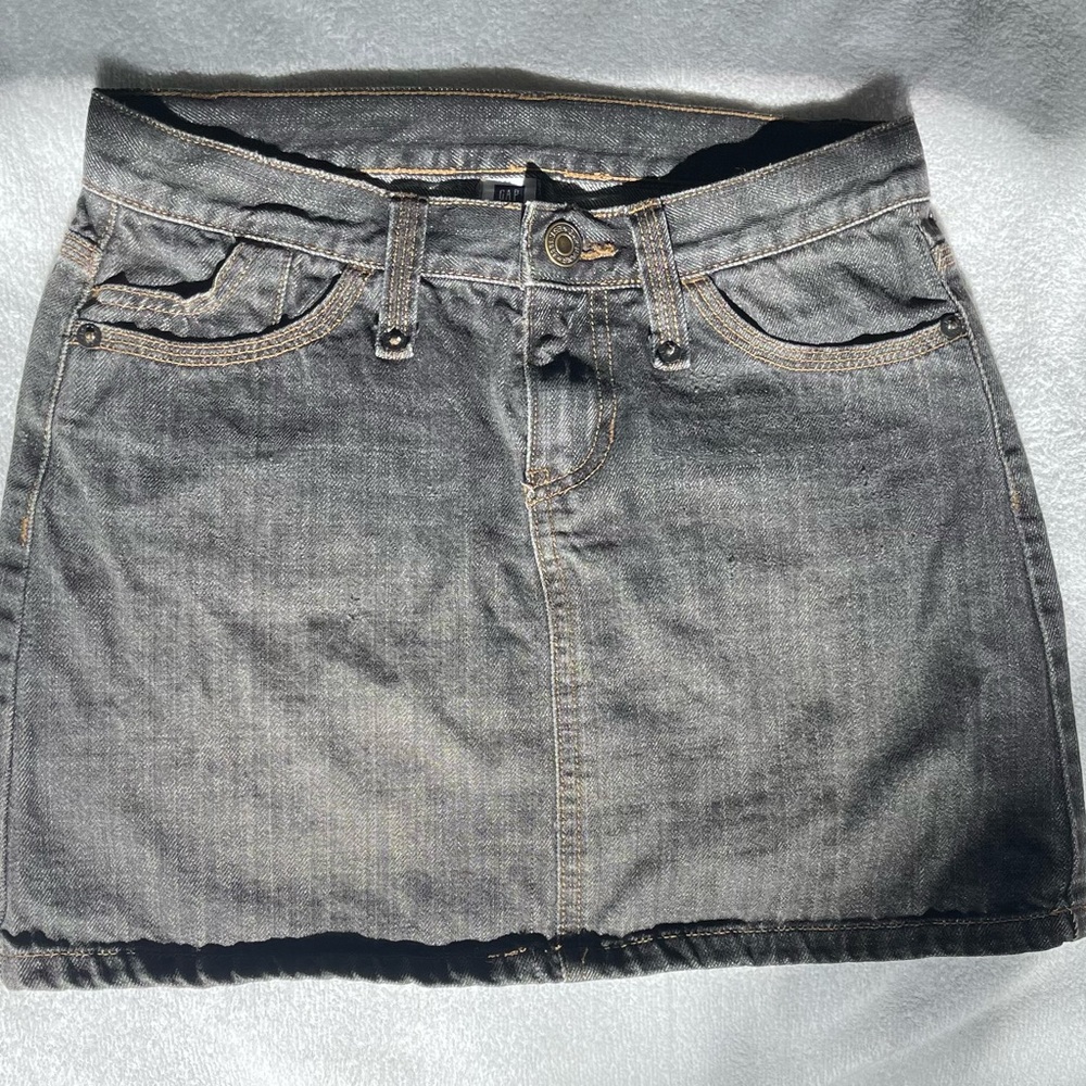 GAP Denim Skirt size 2, black wash
